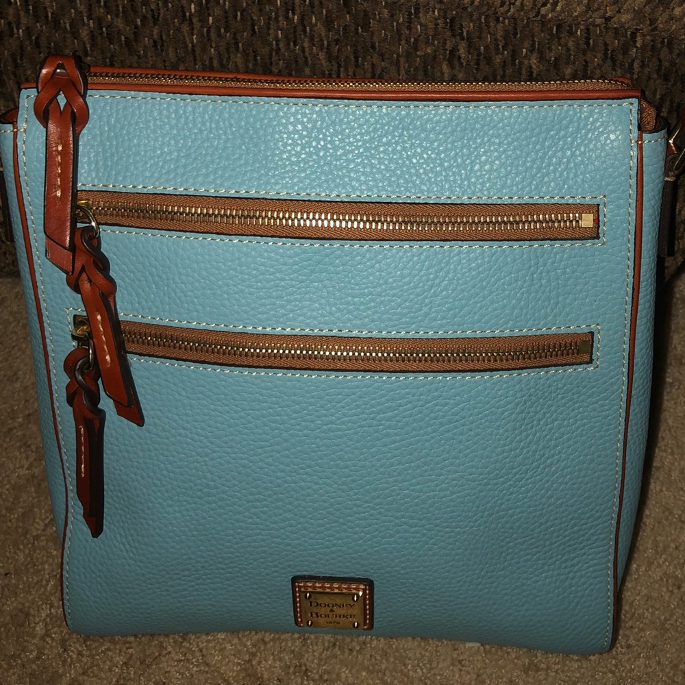 NWOT Dooney&Bourke Pebble Grain Triple Zip Xbody